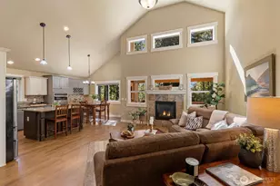 7981 SE Mossy Pond Ct, Olalla, WA 98359 - Photo 2