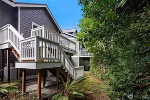 1870 Sakai Village Loop, Bainbridge Island, WA 98110 - Photo 28