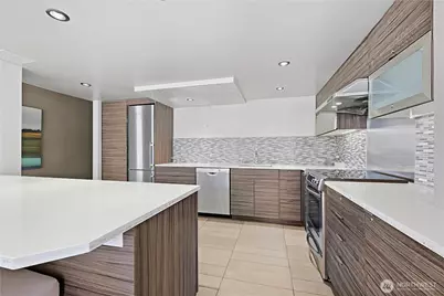 2201 3rd Avenue #2301, Seattle, WA 98121 - Photo 22