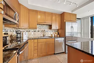 2201 3rd Ave, Seattle, WA 98121 - Photo 10