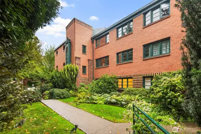 2717 Franklin Avenue E #102, Seattle, WA 98102 - Photo 22