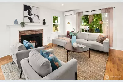 9219 5th Avenue NE, Seattle, WA 98115 - Photo 2