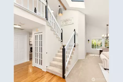 24201 38th Place SE, Sammamish, WA 98029 - Photo 4