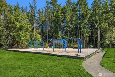 24201 38th Place SE, Sammamish, WA 98029 - Photo 34