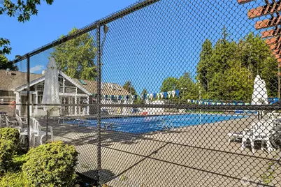 24201 38th Place SE, Sammamish, WA 98029 - Photo 36
