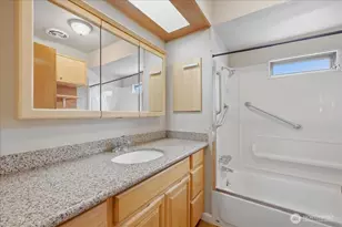 11330 E Riverside Dr, Bothell, WA 98043 - Photo 14