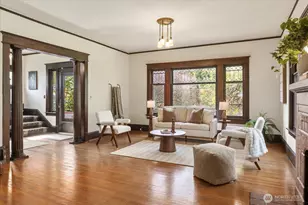 4918 Greenwood Ave N, Seattle, WA 98103 - Photo 2