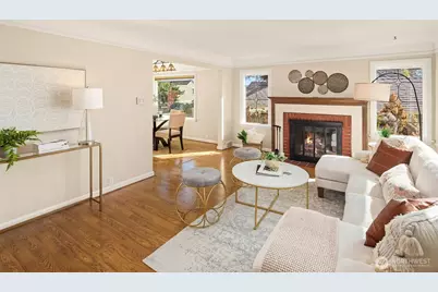 7812 Stone Avenue N, Seattle, WA 98103 - Photo 4
