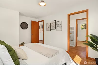 11040 Alton Avenue NE, Seattle, WA 98125 - Photo 8