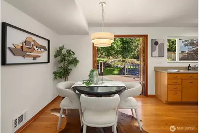 11040 Alton Avenue NE, Seattle, WA 98125 - Photo 24