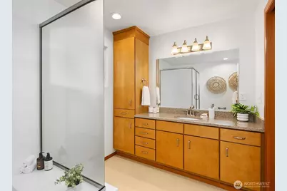 11040 Alton Avenue NE, Seattle, WA 98125 - Photo 10