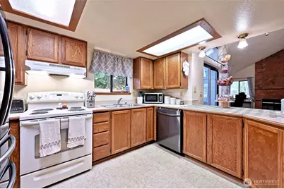 7601 Colony Court NE, Bremerton, WA 98311 - Photo 4