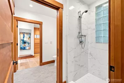 2716 106th Place SE, Beaux Arts Village, WA 98004 - Photo 16