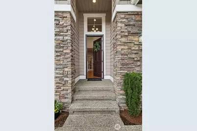 6701 W Crest View Loop SE, Snoqualmie, WA 98065 - Photo 4
