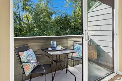 6 Lake Bellevue Drive #209, Bellevue, WA 98005 - Photo 20