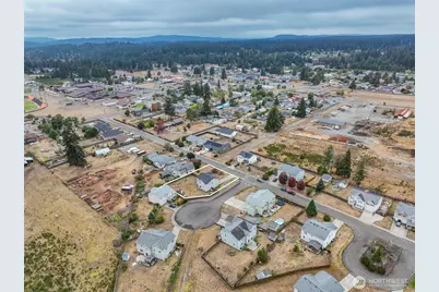 301 Easy St SE, Rainier, WA 98576 - Photo 16