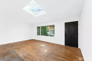 12220 NE 73rd St, Kirkland, WA 98033 - Photo 2