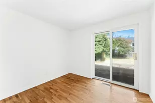 12220 NE 73rd St, Kirkland, WA 98033 - Photo 14