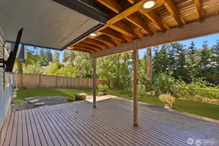 8618 NE 143rd St, Kirkland, WA 98034 - Photo 32