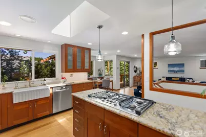 8618 NE 143rd Street, Kirkland, WA 98034 - Photo 6