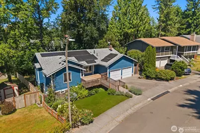 8618 NE 143rd Street, Kirkland, WA 98034 - Photo 2