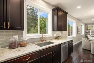 12103 SE 84th Pl, Newcastle, WA 98056 - Photo 16