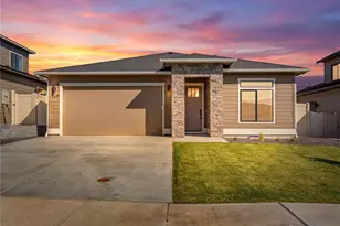 569 S Oasis Loop, East Wenatchee, WA 98802 - Photo 1