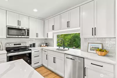 1414 126th Street SE #B, Everett, WA 98208 - Photo 4