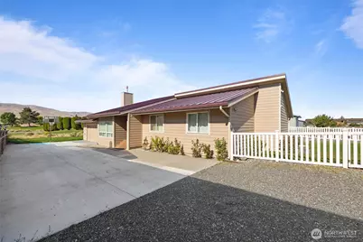 210 SW Pear Place, Mattawa, WA 99349 - Photo 1