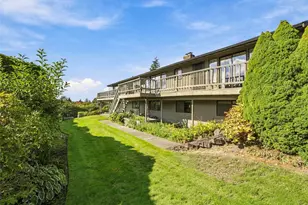 9355 NE 30th St, Clyde Hill, WA 98004 - Photo 38