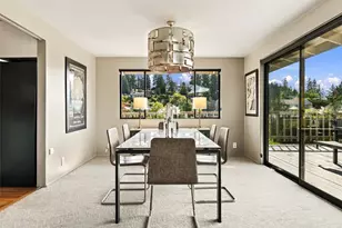 9355 NE 30th St, Clyde Hill, WA 98004 - Photo 10