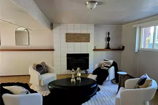 15627 SE 11th St, Bellevue, WA 98008 - Photo 2