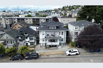 819 6th Avenue N, Seattle, WA 98109 - Photo 2
