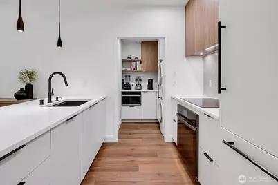 300 110th Avenue NE #314, Bellevue, WA 98004 - Photo 2
