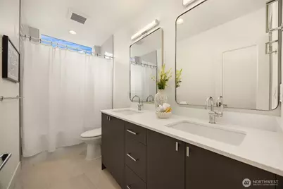 4413 2nd Avenue NE, Seattle, WA 98105 - Photo 12