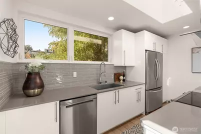 104 -A 19th E, Seattle, WA 98112 - Photo 10