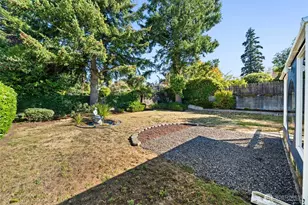 2124 E 17th St, Bremerton, WA 98310 - Photo 28
