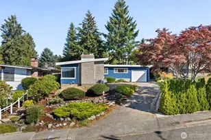 2124 E 17th St, Bremerton, WA 98310 - Photo 2