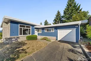 2124 E 17th St, Bremerton, WA 98310 - Photo 4