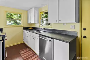 314 NW 44th St, Seattle, WA 98107 - Photo 10