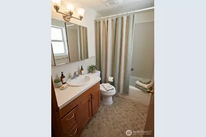 13807 Greenwood Avenue N, Seattle, WA 98133 - Photo 10