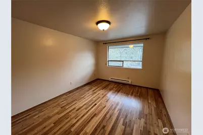 13807 Greenwood Avenue N, Seattle, WA 98133 - Photo 12