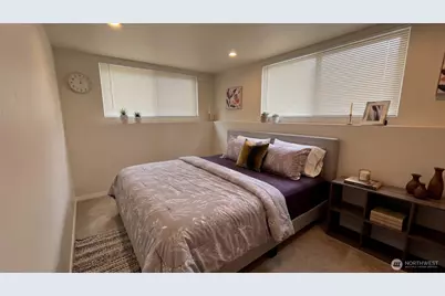 13807 Greenwood Avenue N, Seattle, WA 98133 - Photo 32