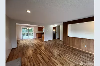 13807 Greenwood Avenue N, Seattle, WA 98133 - Photo 4