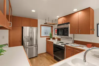 3200 Alki Avenue SW #201, Seattle, WA 98116 - Photo 12