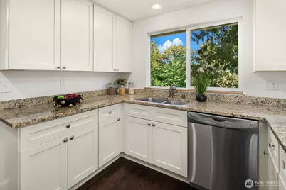 22706 NE 12th Place, Sammamish, WA 98074 - Photo 12