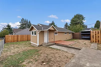 3018 Hollywood Avenue NE, Bremerton, WA 98310 - Photo 18