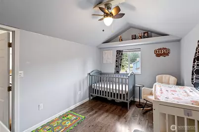 3018 Hollywood Avenue NE, Bremerton, WA 98310 - Photo 14