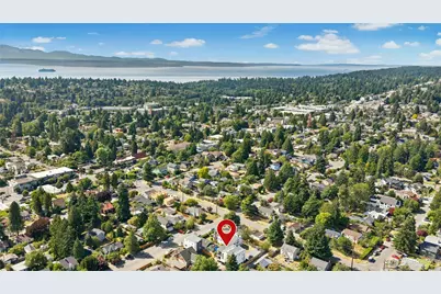 9242 Dayton Avenue N #A, Seattle, WA 98103 - Photo 2