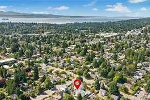9242 Dayton Ave N, Seattle, WA 98103 - Photo 2
